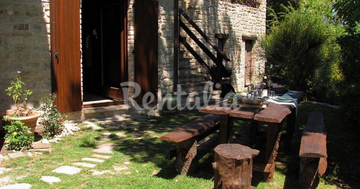 Un antico casale nel cuore delle Marche (Fotogallery)