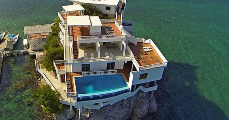Il resort in cima a una scogliera che nasconde un tesoro del pirata Barbanera (Fotogallery)