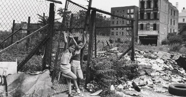Quando il Bronx era una “zona di guerra”: la selvaggia New York degli anni ’70