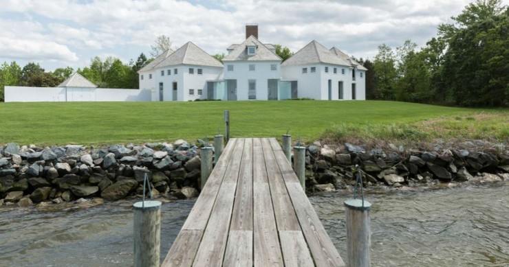 Minimalismo estremo con vista mozzafiato sulla baia (Fotogallery)