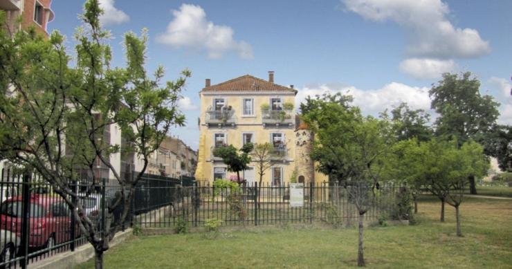 Il Banksy francese che dipinge false facciate iperrealiste (Fotogallery)