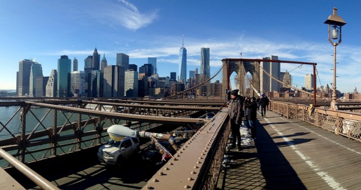 All’interno del bunker segreto costruito nel ponte di Brooklyn, in attesa della “fine del mondo” (Fotogallery)