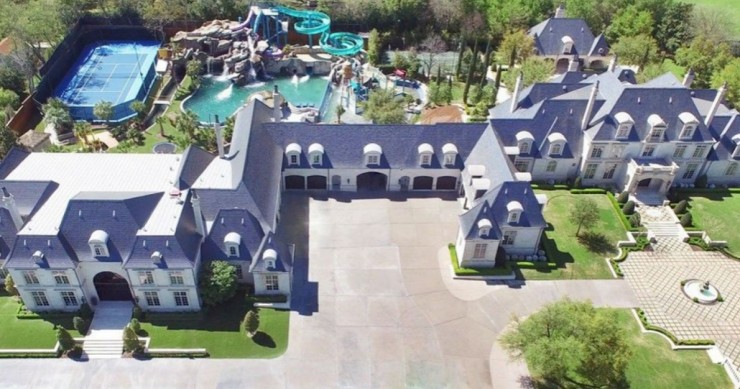 La casa più divertente del mondo: ha un parco acquatico, bowling e campo da basket