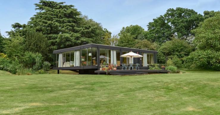 Il gioiello architettonico nascosto che “fluttua” in mezzo alla campagna inglese