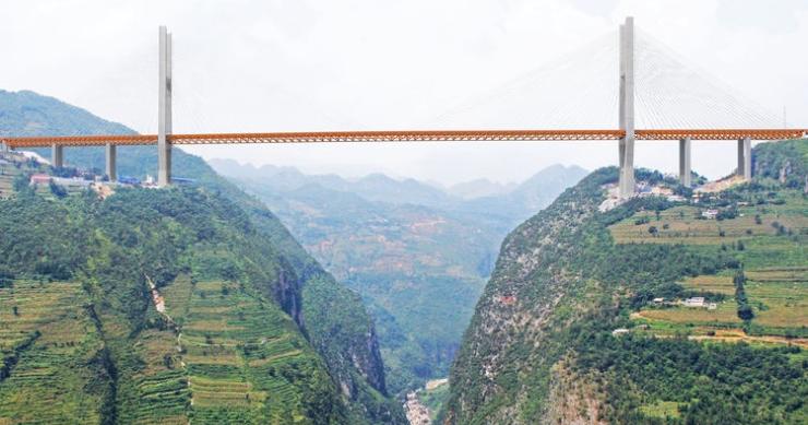In Cina è stato inaugurato il ponte più alto del mondo