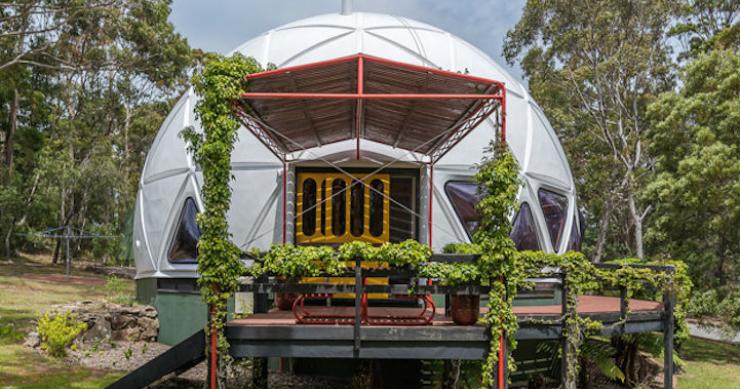 Vivere in un pallone gigante: questa è la casa perfetta per gli amanti del calcio