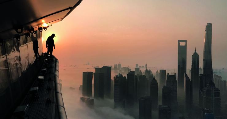 La colorata vita notturna delle grandi città vista attraverso l'obiettivo di un iPhone 7