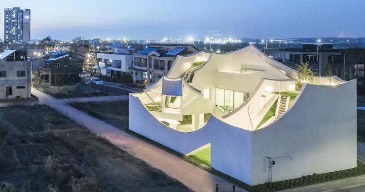 La “casa volante”, una dimora ad alta quota per un pilota e la sua famiglia