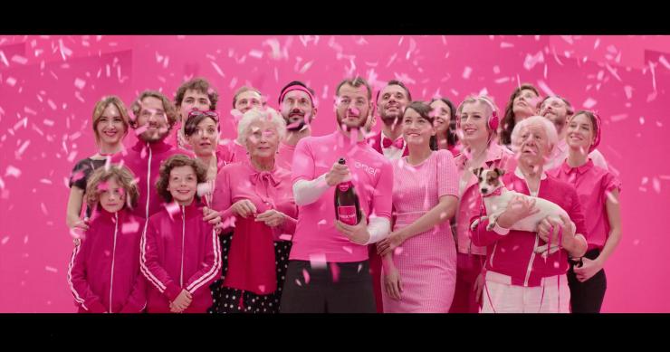 Con Enel il Giro D'Italia lo vincono in mille: on air il nuovo spot ideato da Saatchi & Saatchi per la campagna 100x100