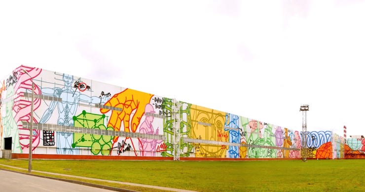 Come si rinnova una fabbrica di metallo in Russia: con uno dei murales più grandi al mondo