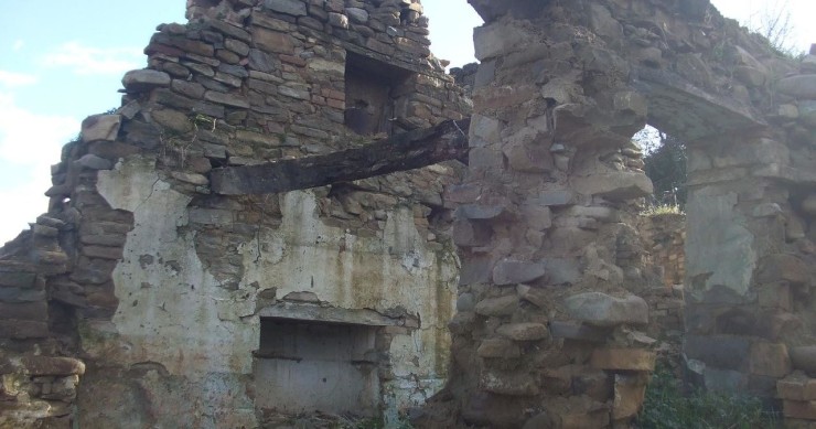 Meglio ridurli in ruderi che pagare le tasse: l'effetto "Imu" sugli immobili