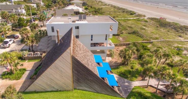 Una piramide incredibile in vendita sulla costa della Florida