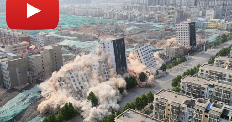 Una grande demolizione controllata in Cina: 36 edifici in appena 20 secondi