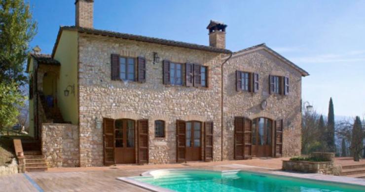 Tutti pazzi per rustici e casali: calano i prezzi, ma cresce la domanda (+12,7%) nel 2017