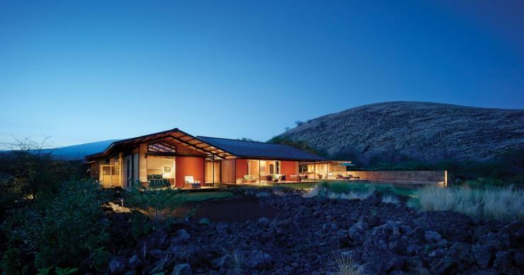 Un'incredibile casa alle Hawaii tra il mare e la montagna