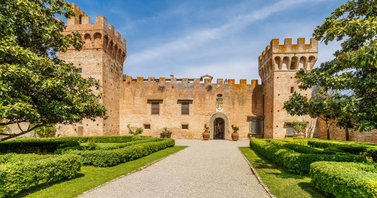 In vendita in Toscana il castello di Oliveto, progettato dal Brunelleschi