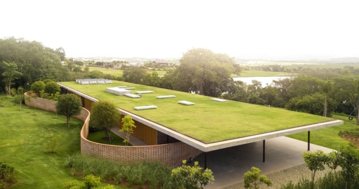 Il lusso portato all'estremo: una casa con orto e giardino sul tetto