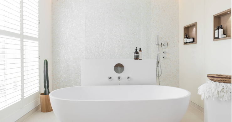 Arredare il bagno con il mosaico, idee per una scelta "in bianco"