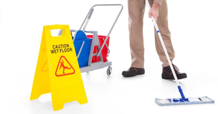 Come pulire casa al rientro dalle vacanze: 10+1 cose ti cui dovrai occuparti