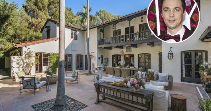 Jim Parson interpreta Sheldon Cooper in Big Bang Theory