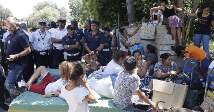 Molti degli occupanti sono rimasti fuori dal piano del Comune