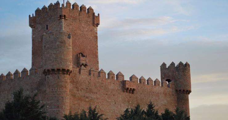 Sogni di vivere in un castello? In Spagna ne puoi affittare uno a 500 euro al mese