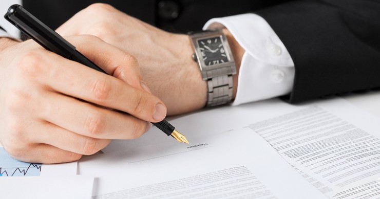 What is the 'compromesso' in Italy and how is it different from a sales contract? / Gtres