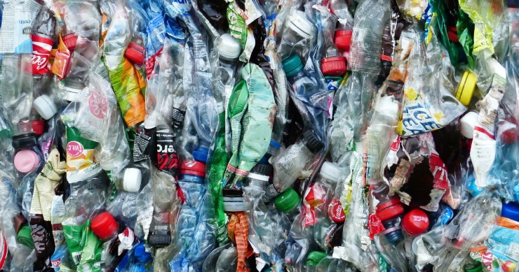 Guerra alla plastica: 5 soluzioni innovative per sostituirla