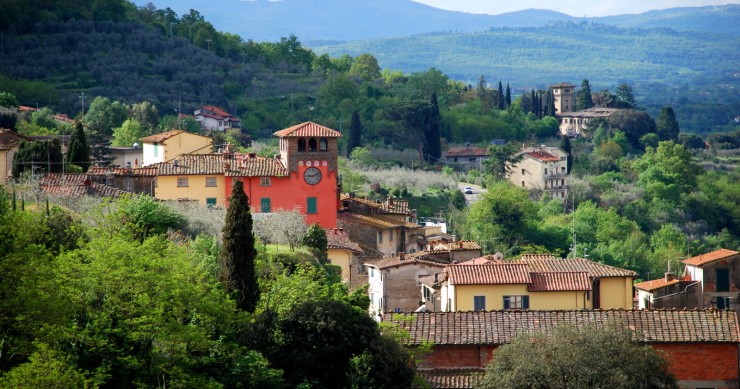 The entire village for sale in Tuscany, Italy