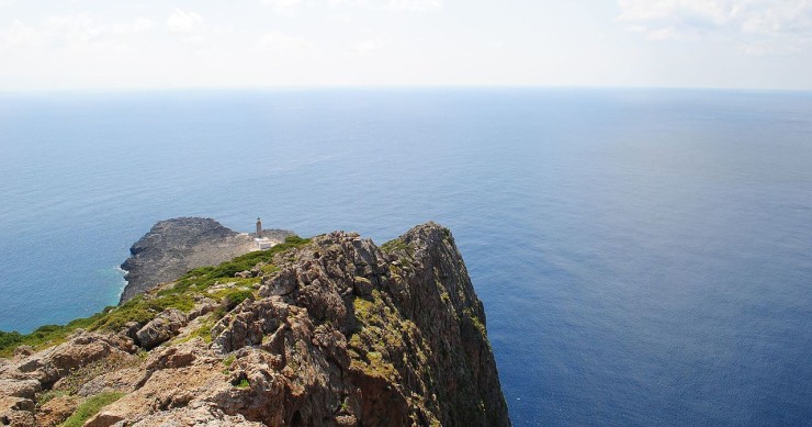 Una casa, un terreno e 500 euro al mese per vivere in questo paradiso naturale in Grecia