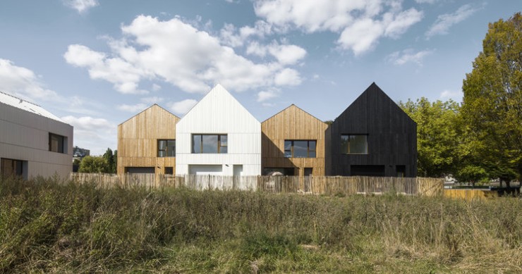 Queste case prefabbricate in Francia si sono trasformate in un modello per l'architettura ecologica
