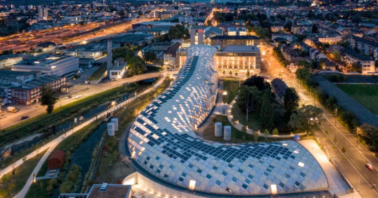 La nuova sede di Swatch, una delle strutture in legno più grandi del mondo