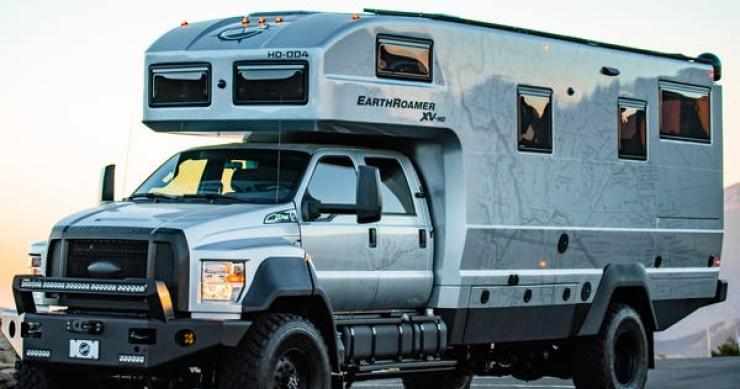 Un camper 4x4 di lusso per arrivare fino alla fine del mondo