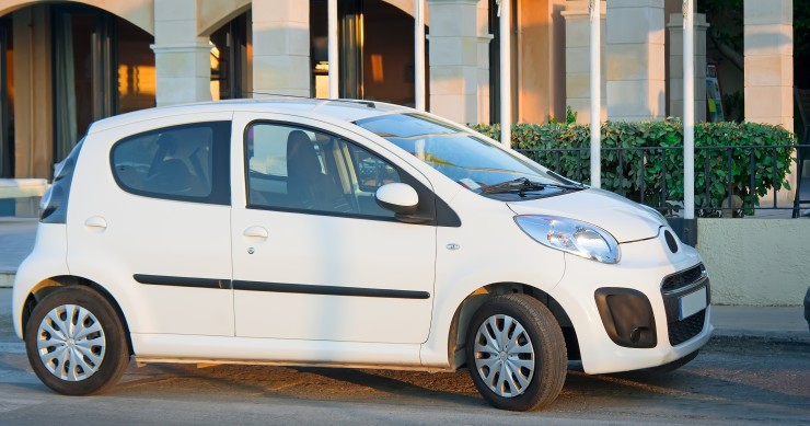 Rischioso bloccare l'accesso al cortile del condominiale