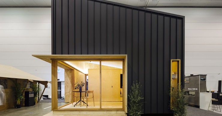 Non solo design e sostenibilità: questa mini casa finanzia un progetto di solidarietà