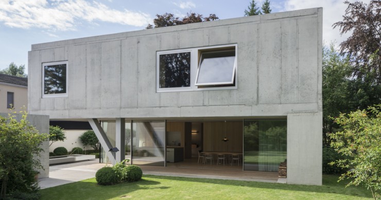 Le apparenze ingannano: questa casa sembra incompiuta ma nasconde un design da urlo