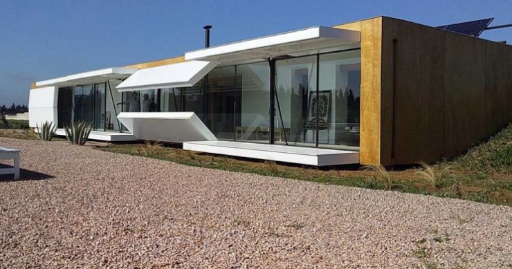 Una casa che si autoalimenta e cambia con le stagioni