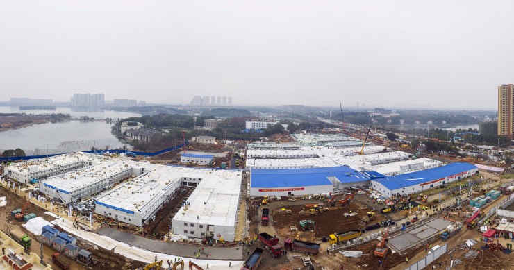 Cina, così è stato costruito questo ospedale in appena 10 giorni per far fronte al coronavirus