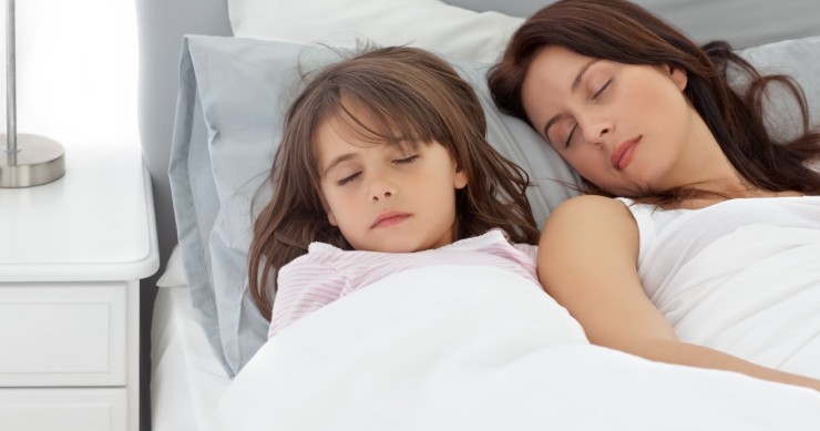 Cosa fare (ed evitare) per una notte di sonno tranquillo durante la pandemia