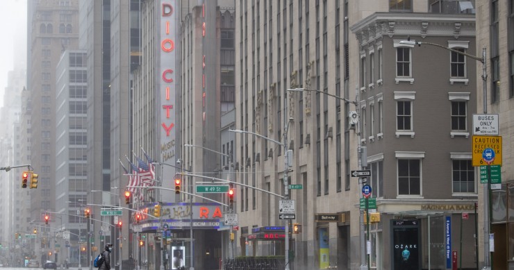 Un gran proprietario di New York sospende il pagamento dell'affitto ai suoi inquilini