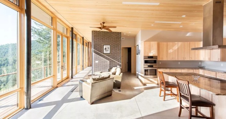 Una casa isolata in montagna in grado di raggiungere la massima efficienza energetica