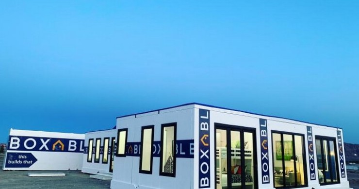 Questa mini-casa prefabbricata da 44.700 euro può essere assemblata in un'ora