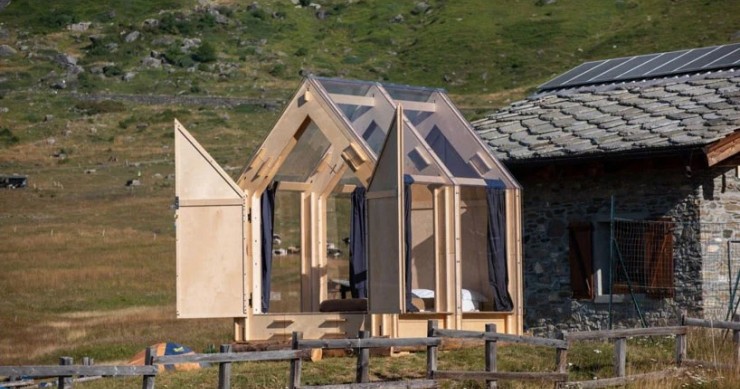 Questa mini-capanna prefabbricata si posiziona ovunque e può essere montata e smontata in sole due ore
