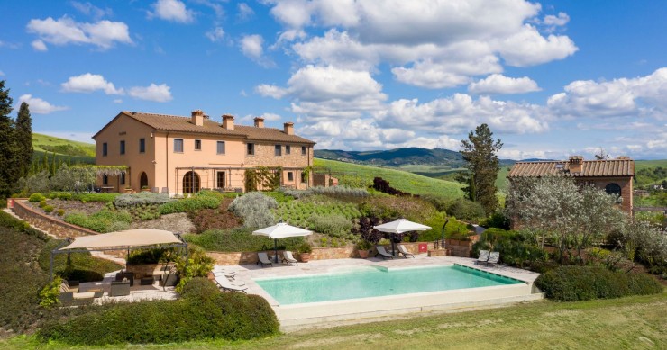 Cette belle ferme est à vendre en Italie