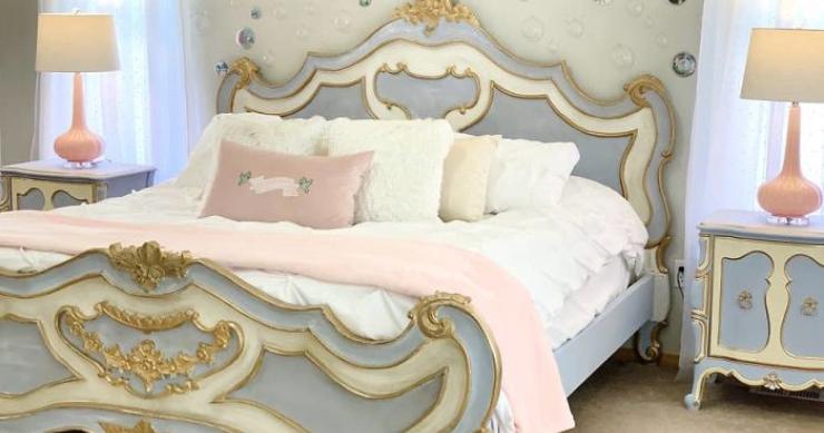 Questi genitori americani hanno arredato tutta casa in stile Disney per le loro figlie