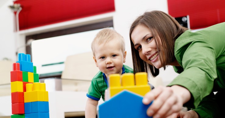 Riaprono le scuole: ecco quanto costa una baby sitter in caso di quarantena