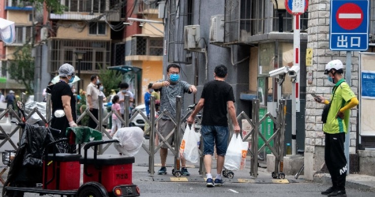 Intesa, Cina tiene testa al Covid, ripresa a 'V' e Pil +2,1%