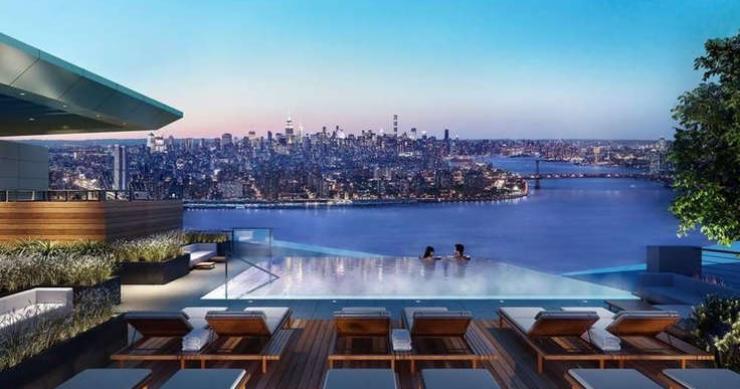 Una piscina con vista mozzafiato su Manhattan impreziosisce l'edificio più alto di Brooklyn