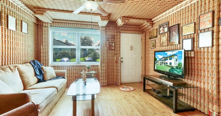 Passione od ossessione: una casa tappezzata di lattine di birra