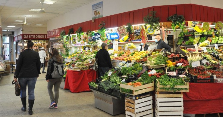 Commercio e turismo Milano, 228 mln perdite per lockdown Pasqua